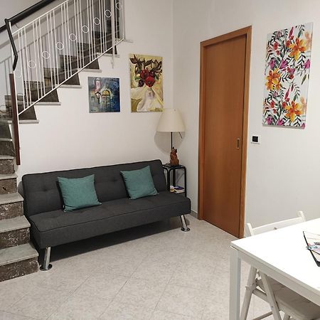 Pink House Apartment Fara in Sabina Bagian luar foto