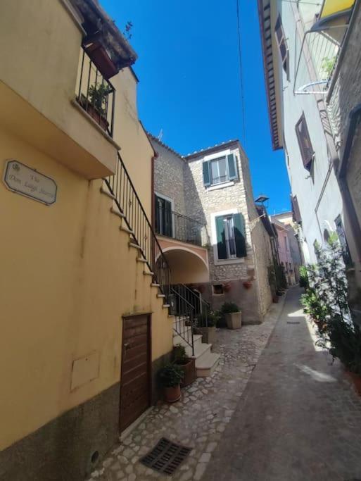 Pink House Apartment Fara in Sabina Bagian luar foto