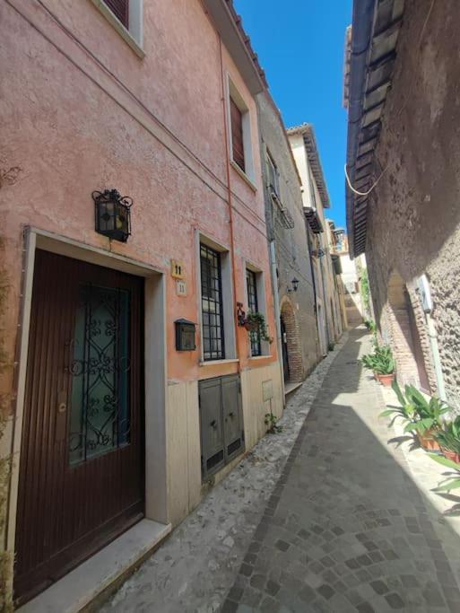 Pink House Apartment Fara in Sabina Bagian luar foto